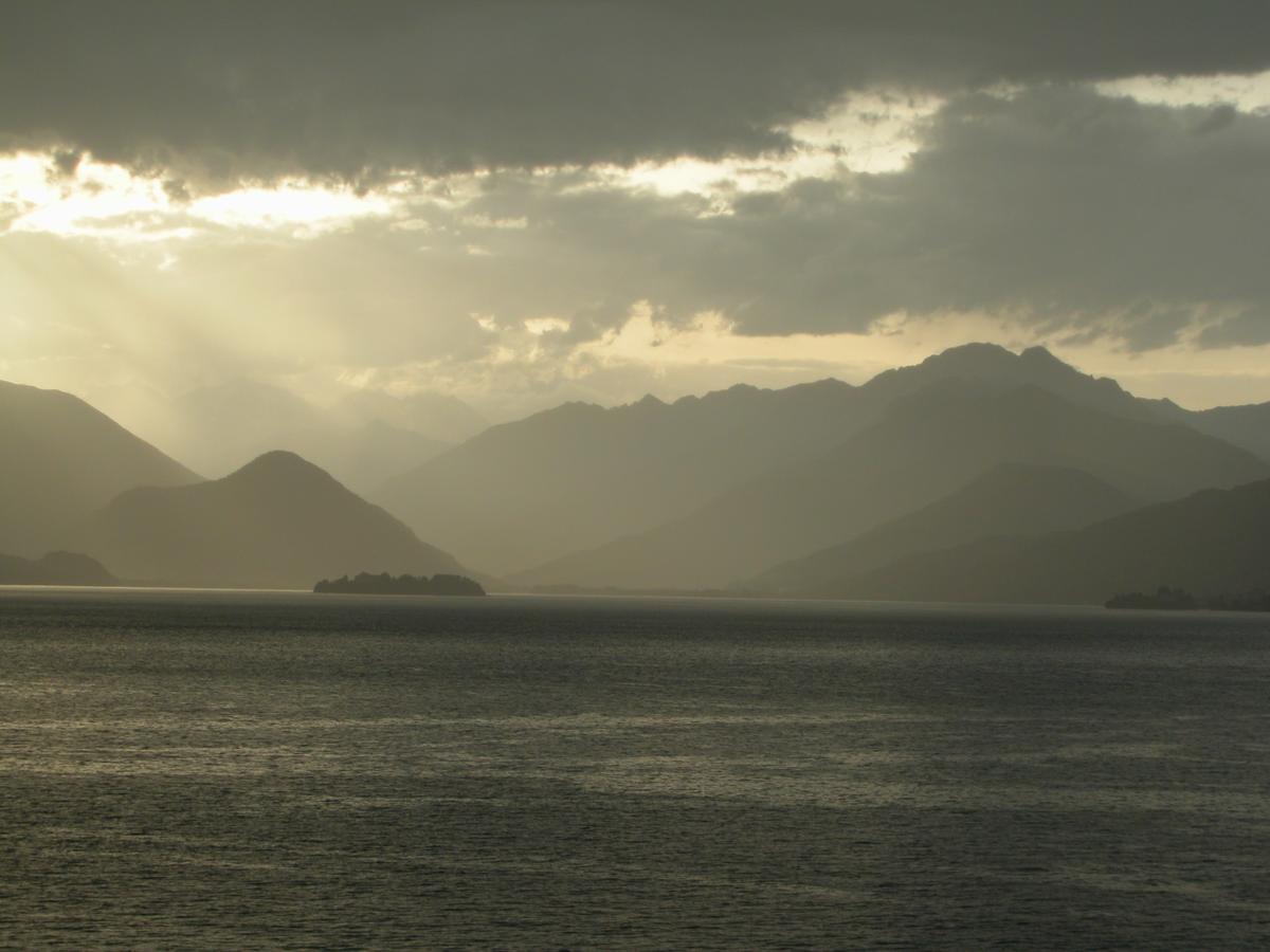 Villa Maria Lago Maggiore Reno Di Leggiuno 外观 照片